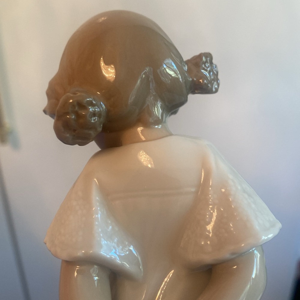Nao by Lladro • Retired “So Shy” Porcelain Figurine *Without Box* - Picture 5 of 17